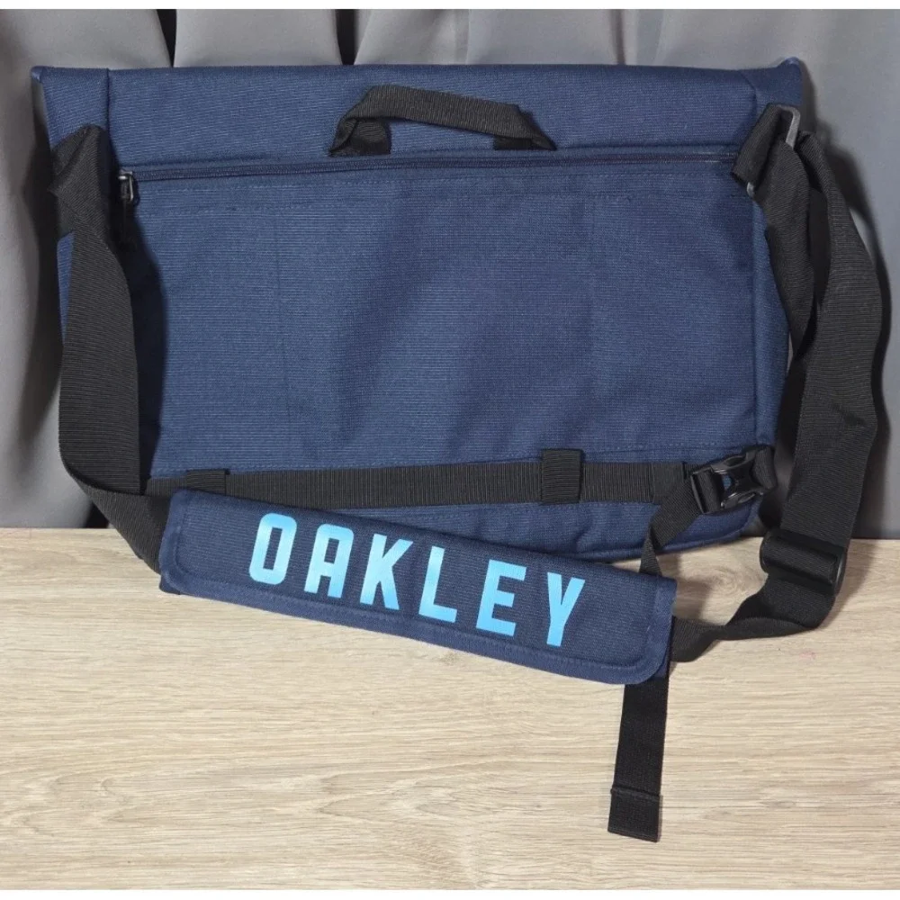 Oakley Messenger Bag  Blue Travel Adventure Carry On Laptop